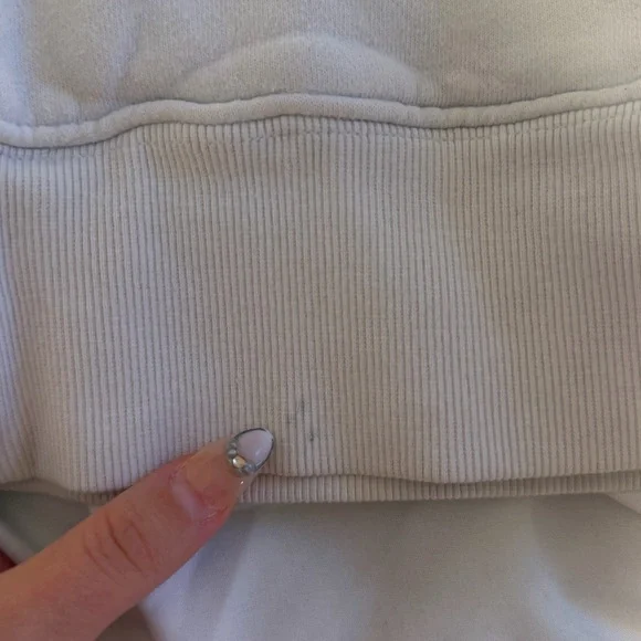 aritzia TNA zip up - Picture 3 of 8